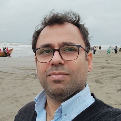 نویسنده ،روزنامه نگار، دانش آموخته سیاستگذاری عمومی
