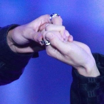 AbhiRose3's profile picture. FAN ACCOUNT /
(She/Her) 25+/
I PURPLE YOU!💜💜💜/
2017 ARMY!/
OT7!/
NSFW!!!