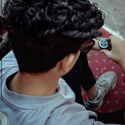 لا تيأَس فإِنَّ اليأس كُفر
وأن اللـه مــولاً جمـيـل
ولا تظنن بربِّك ظن سوء
فإِنّ الله أولى بالجميل
💛💛💛💛