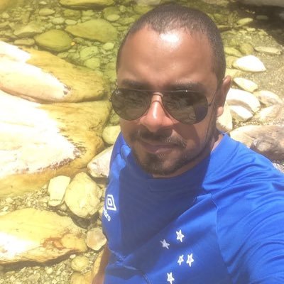 Quantas vezes Cruzeiro, meu clube querido, abri mão da minha vida para poder estar contigo!!! Parar com esse sentimento eu não consigo!!!