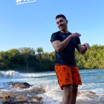 EduLG14's profile picture. Fã de carteirinha de HP e do Miranha e nas horas vagas mediciner q só queria n estar na faculdade. Whatever happens, happens.