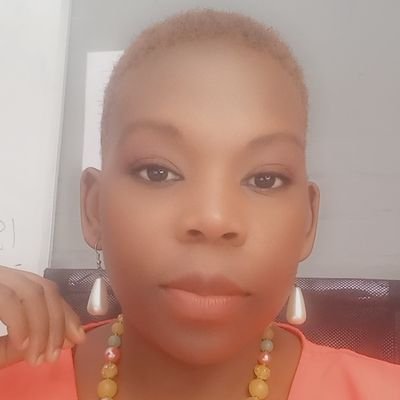 Lover of words; written and spoken. Mommy. Daughter. Sister. Loyal friend. Aunt. My tea tastes so much better from a cup with a broken handle.
ig: abytrax