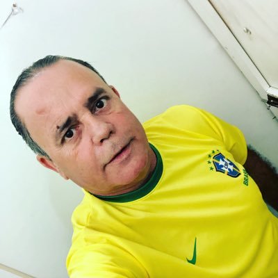 Pastor, Teólogo, Pedagogo, Superior em Processos Gerenciais, Pós graduação em Gestão de Negócios. Mestrado em Teologia.