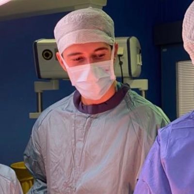 Graduado en Medicina y Cirugía por la Universidad de Navarra. Español y con orgullo. Pamplona-El Bierzo. MED2023. #MIR23 #2MIR24