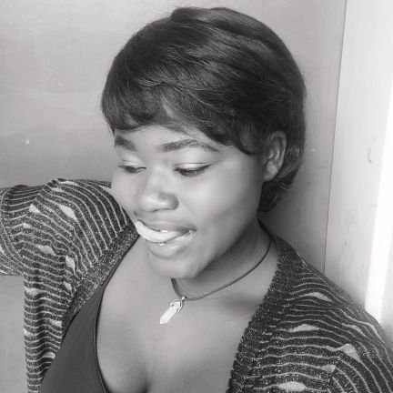 Triciashortone's profile picture. It's alright to outgrow people..... 📌