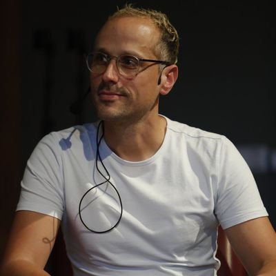 Denker, schrijver, vader, prater, luisteraar. Wetenschapsjournalist. AAAS Kavli Gold Award. Science/Quest/deGroene/NTvG/boek 'Proteïne' okt '25