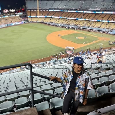 resmomar's profile picture. 