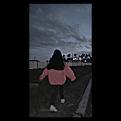 AsuMustafayeva's profile picture. sevmirsen ama elede baxmada zalımın oğlu

sevgi sadece seni sevirem deyende yox o sozu deyende yox deyemeyendede olur

sevgimizi sadece heves olaraq gördülər:)