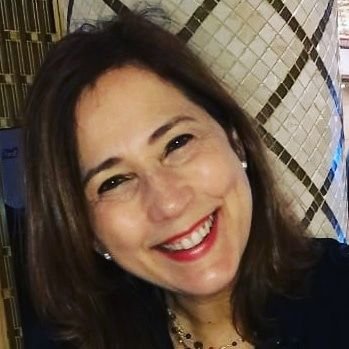 Professora e defensora da educação pública, gratuita e de qualidade social. Militante de Esquerda.