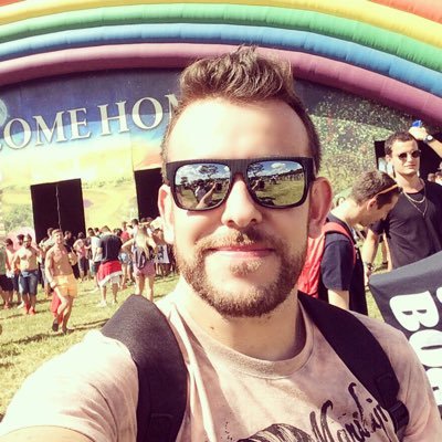 Ouça o que eu digo: não ouça ninguém.