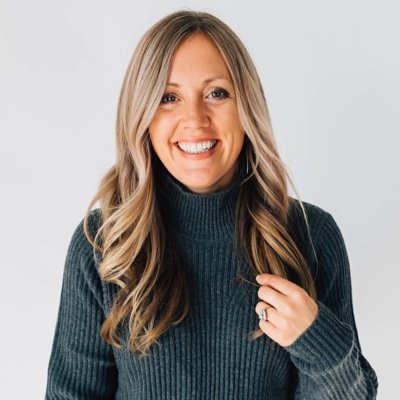 Speaker, Retreat Leader, Best-Selling Author. Dedicated to enhancing the lives of others through soul level experiences.