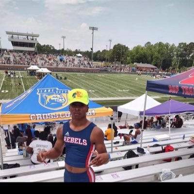 🎓24| 3 time region champion back to back| 1st in lower state and 4th in state for 400m| run a sub 48|