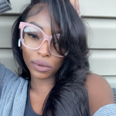 🌞🦄 Vibing and Groovin.😎✌🏾 🌸Owner of Hippie Chic Beauty🌸 #BlackHippie #MomBoss #ArtChick #Scorpio #GreenFairy #HiddenGem Knoxville, TN