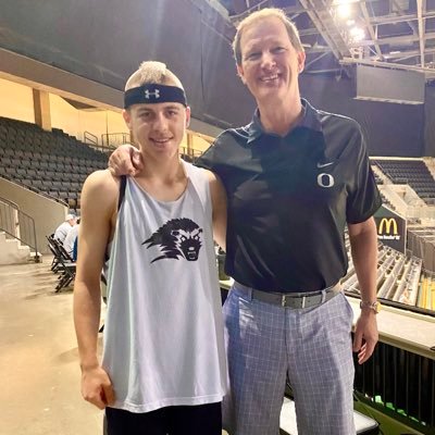 Oregon Basketball Willamette HS ‘24 4.17 GPA 6’Combo Guard 🏀 Named one of the Top Shooters at 2021 & 2022 @PHTop250Expo @Elite24Hoops (541)653-1814