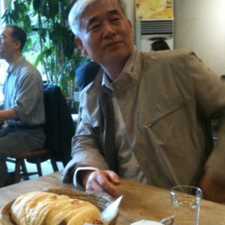 whitehair_Uth's profile picture. 