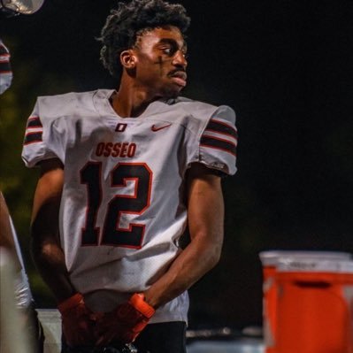 Multi-sport Athlete🏀🏈 5’9 155 | | Guard | 40: 4.5 | Email: denedotemisan@gmail.com