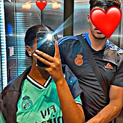 I love Real Madrid🤍
 I love my country, Algeria, 
 support Portugal, 
I love Paulo Dybala and Cristiano Ronaldo, ❤
and I don't forget that I die in football.❤