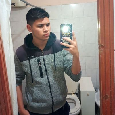 _FernandoRivero's profile picture. Del club de barrio más grande del Mundo 🇱🇻.
♉💸⚽