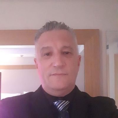 Médico, Pediatra, direita visceral e bolsonarista convicto com uma vontade imensa de exterminar a esquerdalha.( sem DM, por favor)