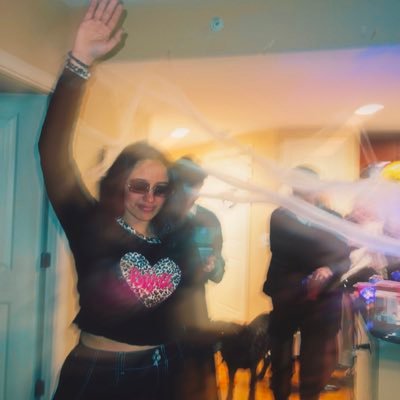 shrozot's profile picture. dc