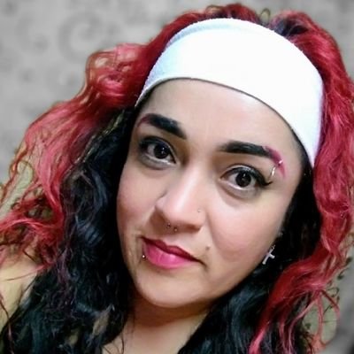 Soy Rockera y Metalera de corazón.
Cuando el sacerdote viene a leerme los últimos ritos Echa un vistazo a través de los bares a las últimas vistas.