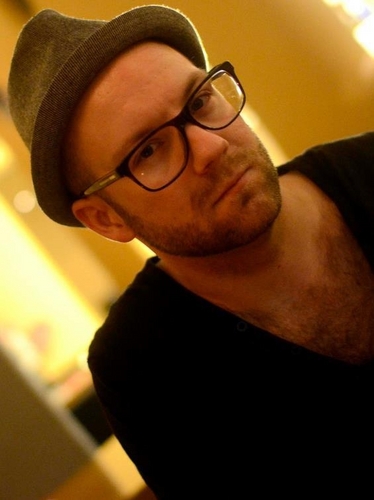 ckrook's profile picture. Äta olja, dricka sand, spela i arabiska heavy metalband.