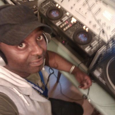 DJ ,1st Luv (THFC) COYS.
PLAYS FUNK,SOUL, HOUSE, HIP-HOP, OLDSKOOL & RARE GROOVE,NEO SOUL MUSIC 
 https://t.co/8thc0HhMxk Fri 4-7pm UK