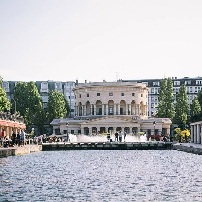 La ville du quart d'heure, adepte de son village, heureuse d'être là. Ici poiur partager de belles choses ou pas … et surtout ou pas . Entourée par le #crack