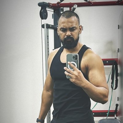 The Official twitter account of Yousuf 'The Silverback ' Farook Donate to Adopt a stray : 1LCCfHgAFp71BVtv8ekDcjkhrPixrXen5P