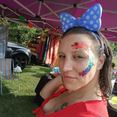 AHScrackers's profile picture. HCA. Love my ratties. 
Evan peters fan ❤️ 
Vegan. 
F1?? love it 😁 Fave drivers, Vet, Ham, Ric, Rai, Bot.
🏳️‍🌈 Ally