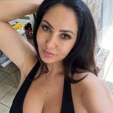 notitak523's profile picture. I at the airport