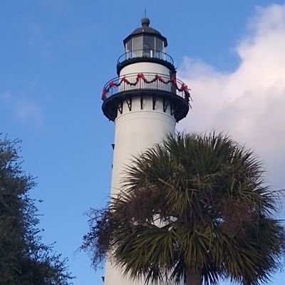 RMLontheCoast's profile picture. Army Veteran.  
None of the views on my page represent the DoD, the US Army, the US Government, any other government, or any sane person really.