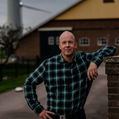 Akkerbouw, duurzame energie en vergaderlocatie https://t.co/bkB8o6Jel2, voorzitter cooperatie Windunie. Tweets zijn altijd persoonlijk.