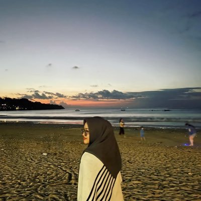 reviewbymia's profile picture. suka yapping | suka review | u know my name, not my story