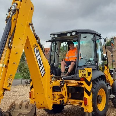 Mini Digger Owner Operator, Groundworker/ Landscaper for hire and part time farmer in Hampshire, UK. Love diggers, tractors, cows & mountain bikes.