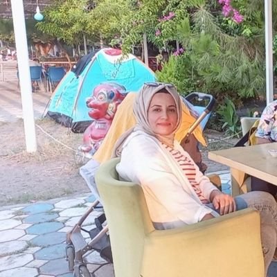 ZbeydeDeger's profile picture. 🍀💜🐞🦋Küllerimden doğar,yıkıntıların  üzerinde kahvemi de içerim...