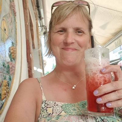 oliviamoriarty1's profile picture. 