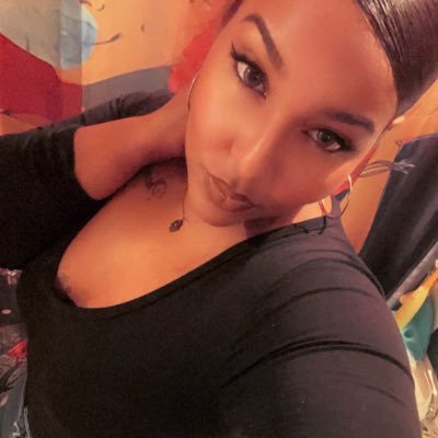 50% Namaste 🧘🏽♀️50% F*&k Out My Face 🤬
It’s about Balance 🤪
Afro-Latina 🇵🇷 🥰
Concrete Jungle🗽
Hella Black, Hella Proud ✊🏾
