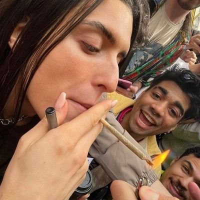 mioshr's profile picture. movi bjs 👇