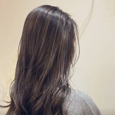 cut_modellOsaka's profile picture. 20のしがない美容師です。髪の毛を売る活動をカット含め、サポートしています。 捨てられるだけの自分の髪が、思わぬ収入に？ご希望の方はDMまで