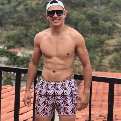 IVANANGULO98's profile picture. BBM 52CA28CC