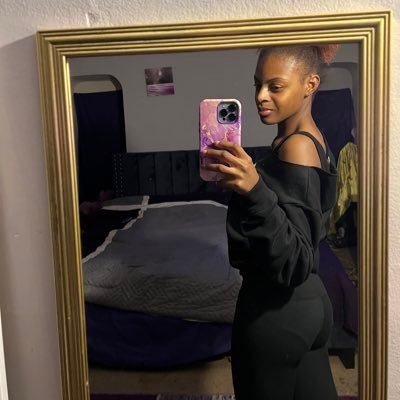 20💕NJ📍leo♌️C/o 2021👩🏽🎓bi🌈Ig: thtlil_chocolate