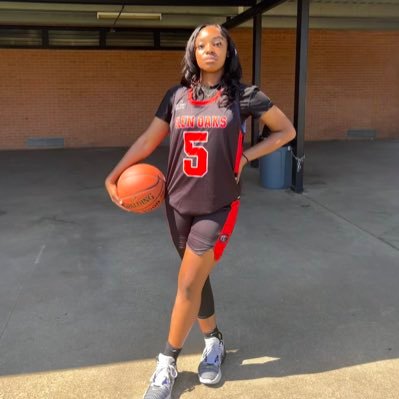 *ALL AROUND PLAYER* 2025👩🏽‍🎓 5’7 , 4.0 GPA. GLEN OAKS HIGH MANGENT HIGH SCHOOL. “ It’s bigger than basketball “ - Coach Bo beauchampmilan@gmail.com