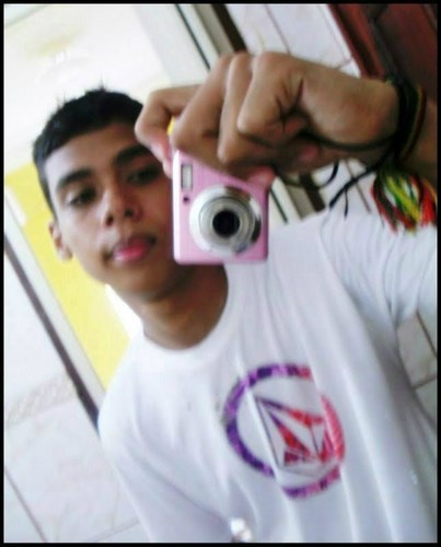 Seja dono do seu pensamento, A felicidade está em cada momento, Seja dono de sua cabeça, Mas saiba o que dizer, Para falar o que pensa (♪ ♫ ' CBJR.