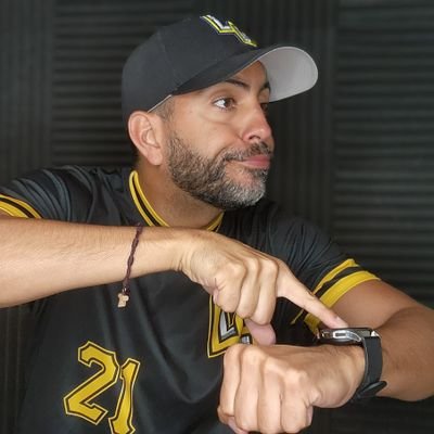 Tener la razón es un privilegio que no regalo.  
Productor/Locutor de La Garata L-V de 11 a 1pm por Mega.