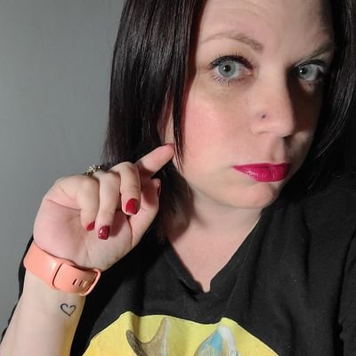 DanielleLReads's profile picture. https://t.co/ZEDc6FNq4a
********************
#God #Type1diabetic since 1990 #Patsnation #booksarelife
#bibliophile #TheOffice