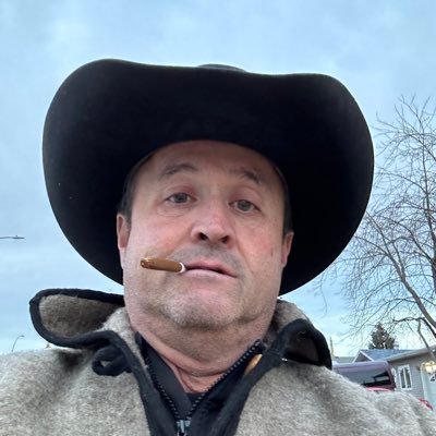 mobilepoon's profile picture. 