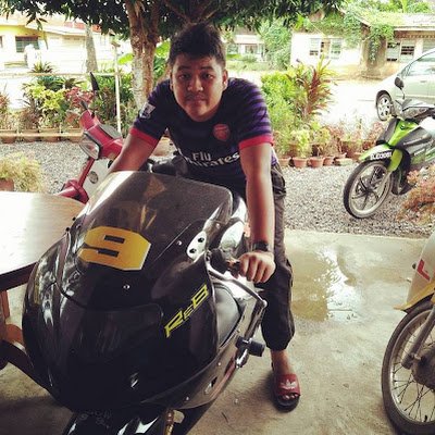 Izzat_EmirIs's profile picture. Just Be Urself