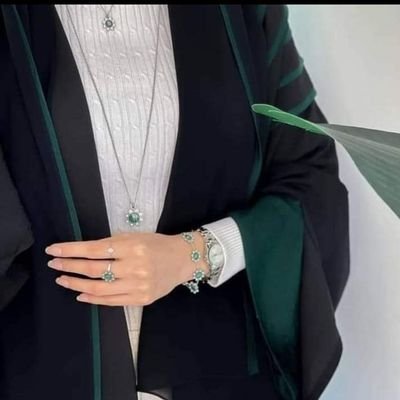 انتمي لمهنة تصنع من الإناث
صقوراً قويه لا ينكسر لها جناح
💗المحامية