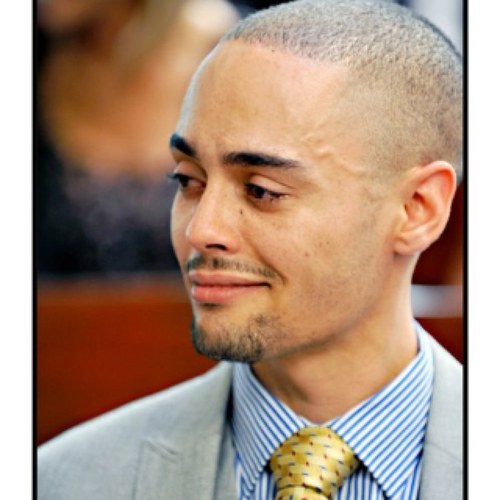 lebonavernon's profile picture. Born naked and alone and stumbling through life as I go along. Spend most days feeling like an idiot savant without the savant part.